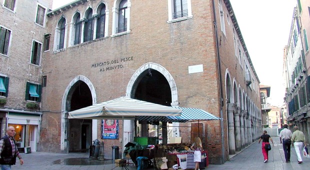 Venezia. L'ombra del pizzo: soldi per la protezione del bar in centro storico
