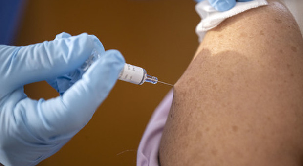 «Influenza, i vaccini partono il 19 ottobre»: il piano della Regione