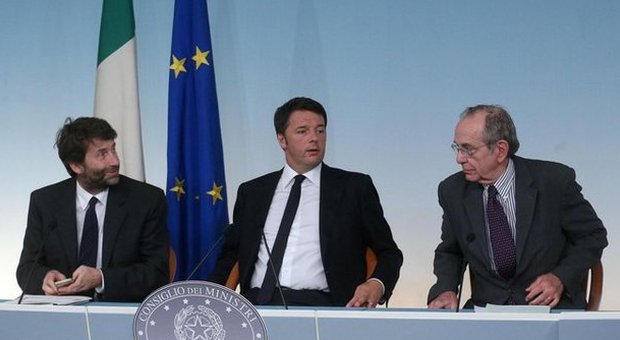 Renzi presenta il Def: "Abbiamo svoltato, ora acceleriamo"