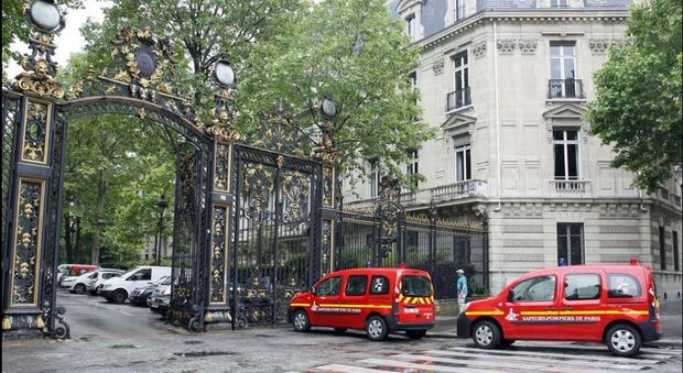 Parigi, otto bambini colpiti da un fulmine al Parc Monceau: sei persone gravi