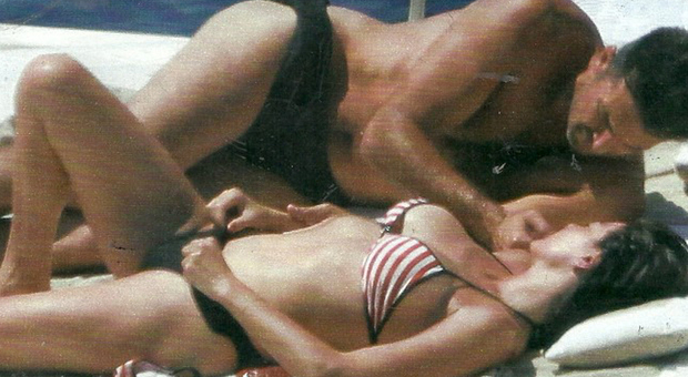 Gigi Buffon e Ilaria D'Amico in barca all'Isola d'Elba (Chi)