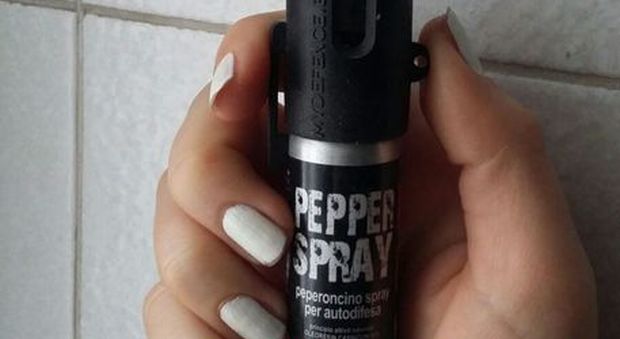 Spray al peperoncino in classe a Milano: intossicati 10 studenti