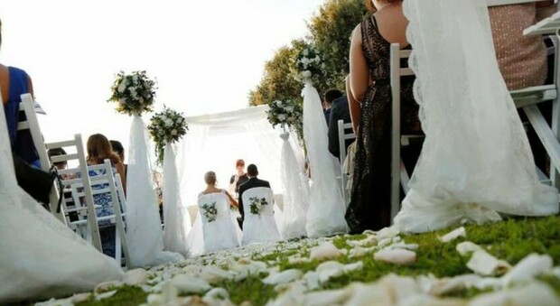 Matrimoni, «ad agosto mai di mattina e superdrink solo di notte»: le regole (da seguire) dei wedding planner