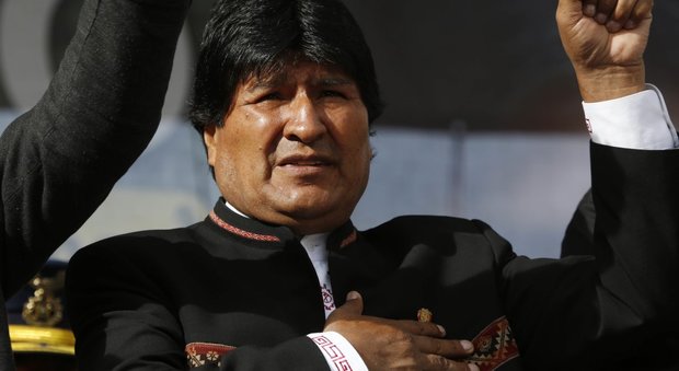 Bolivia, il presidente Morales vola a Cuba per cure mediche d’urgenza