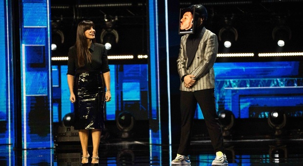 X Factor 2020, terza puntata: Alessandro Cattelan ancora fermo per Covid, torna in conduzione Daniela Collu
