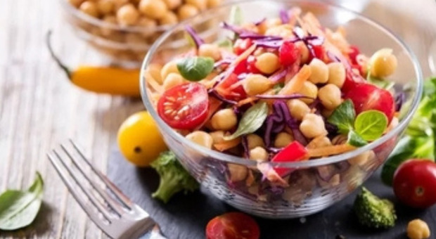Dieta vegana, dal saitan ai legumi: ecco 10 piatti ricchi di proteine