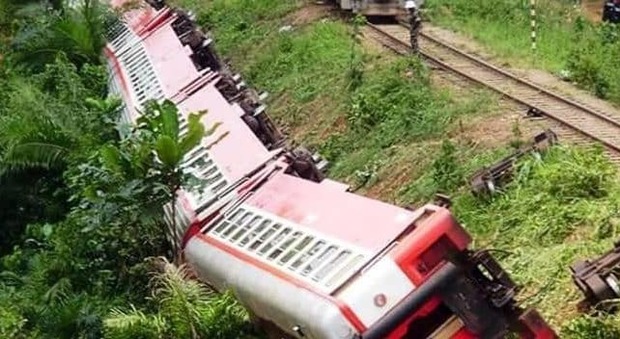 Il treno deragliato in Camerun
