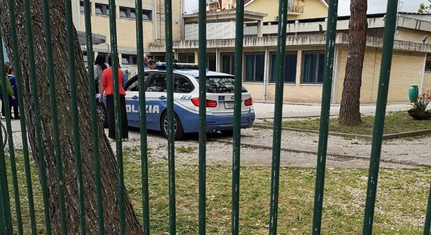 San Benedetto, gita scolastica sul bus non a norma: la Polizia lo fa sostituire