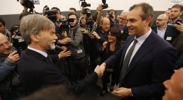 Napoli, Delrio inaugura il metrò Municipio: «Commissario Bagnoli dopo elezioni»