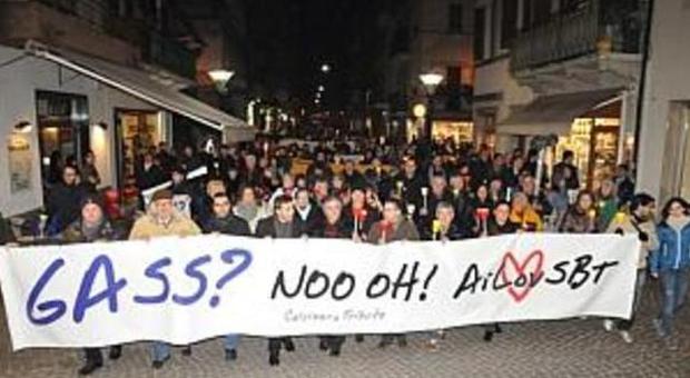 Manifestazione pubblica contro il deposito di gas