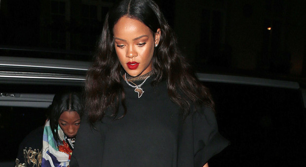 Rihanna in total black