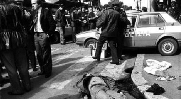 5 marzo 1982 Ucciso in una rapina lo studente 17enne Alessandro Caravillani