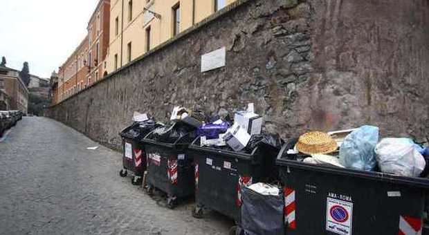 La replica della municipalizzata: ritardi per eccesso di accumulo dei rifiuti