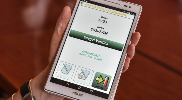 L'app Phonzie per il pagamento della sosta: è cambiata ma i rimborsi delle cifre caricate tardano