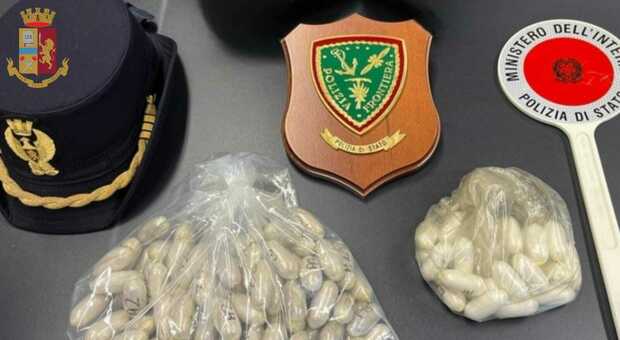 Reggiseno imbottito di droga: nigeriana fermata all'aeroporto di Linate, aveva 120 ovuli nascosti