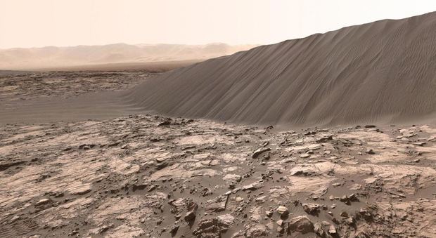La formidabile foto di Curiosity su Marte