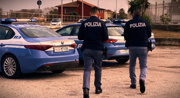 Intervento della polizia a Castel Volturno