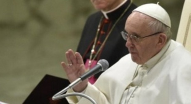 Unioni civili, i paletti del Papa. Renzi: "Legge non rinviabile"