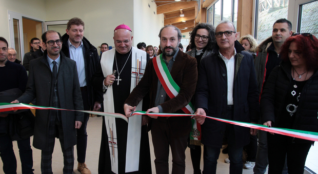 Fermo, inaugurato il nuovo asilo A Sant'Andrea grande festa
