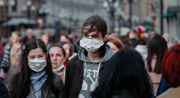 In Russia risalgono i contagi: mai così tanti da marzo. Gli esperti: «Pochi vaccini e misure non rispettate»