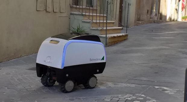 Mobot, il primo carrello-robot al mondo sulle strade di un borgo in Toscana