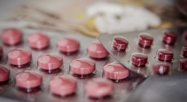 Pfizer, una pillola per prevenire il Covid in caso di contatto con un positivo: via alla sperimentazione