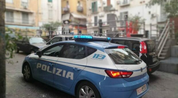 Napoli, sospesa per 15 giorni l’attività di un bar: «Covo di soggetti malavitosi»