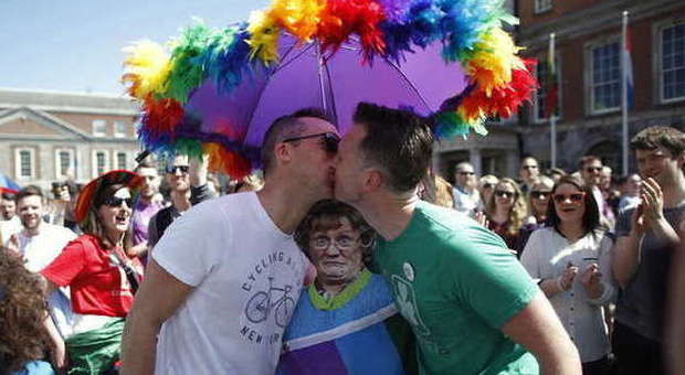 Nozze gay, svolta in Irlanda: al referendum vincono i sì con il 62.1%