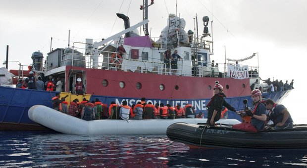 Migranti, Lifeline su Twitter: la nave batte bandiera olandese, ecco la prova