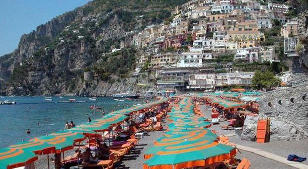 Estate, è boom in spiaggia: Campania e Sicilia registrano il +30%