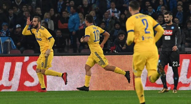 Napoli, la sconfitta più amara: Higuain decide la sfida scudetto