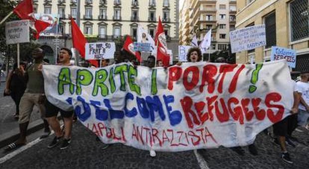 «Aprite i porti ai migranti», in piazza il Sannio antirazzista