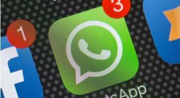Addio contanti, ora si può pagare con WhatsApp
