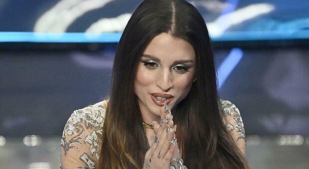 Eurovision, spoiler sulla performance di Angelina Mango diffusa tramite una mail interna. Verifiche in corso