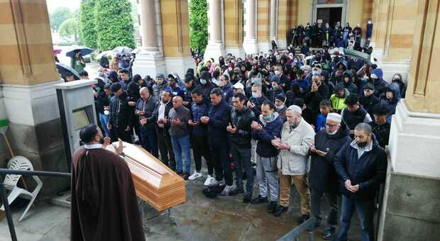 Padova, oggi i funerali di Ahmed Joudier, il ragazzo morto suicida nel Brenta
