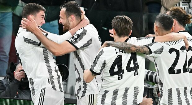 Juventus Sporting 1-0, Gatti decide i quarti di andata di Europa League, Perin li sigilla. Paura per Szczesny