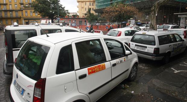Taxi, nuove tariffe più care: Napoli batte Milano e Roma
