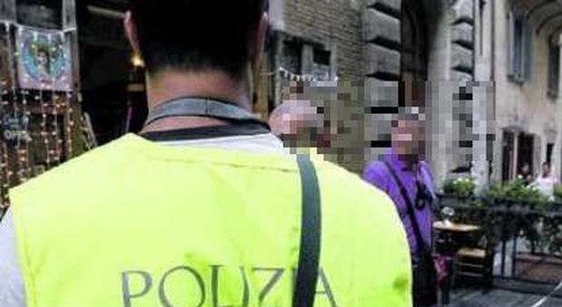Roma, avvertivano i ristoratori dei controlli in cambio di soldi e cene: tre vigili nei guai