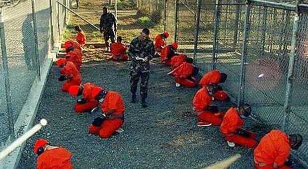 Violenze a Guantanamo, corte Usa: pubblicare i video dell'alimentazione forzata ai prigionieri