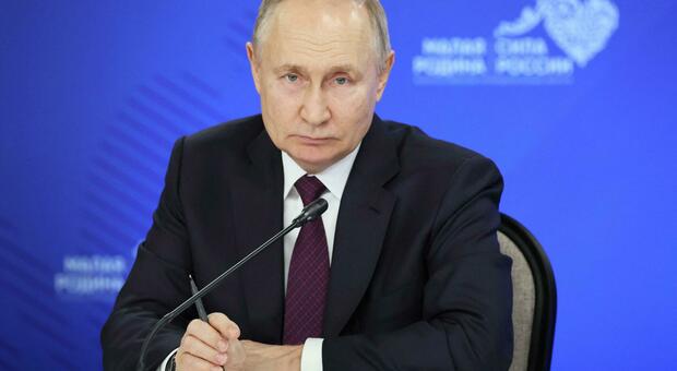 Putin minaccia l'invasione dei Paesi Baltici, così la Russia prepara l'escalation contro la Nato