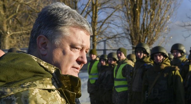 Ucraina, legge marziale: i russi fra i 16 e i 60 anni respinti alla frontiera