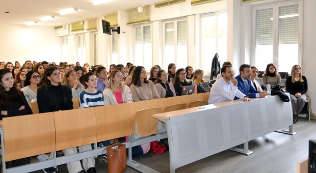 Oltre 220 neolaureati, gli ospedali respirano. L'Usl si prepara ad assumere e lancia un appello agli infermieri: «Restate a Treviso»