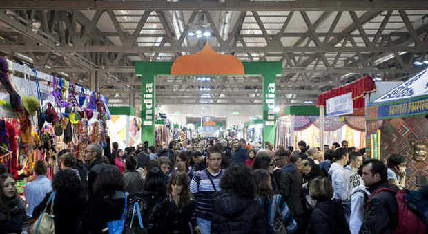 E Milano prepara il Natale con il mega-mercatino degli artigiani di tutto il mondo