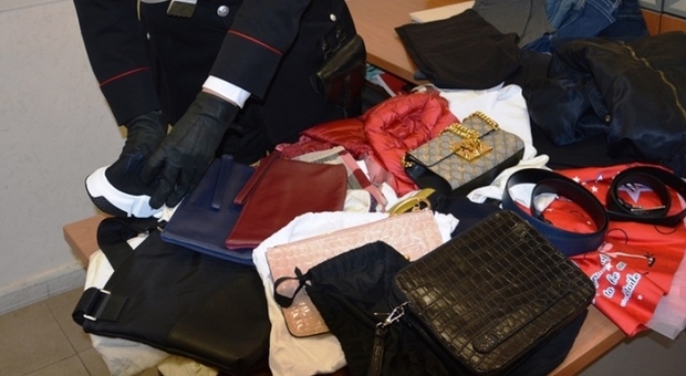 Roma, russi fanno razzia nelle boutique esclusive del centro: rubati vestiti per 40 mila euro