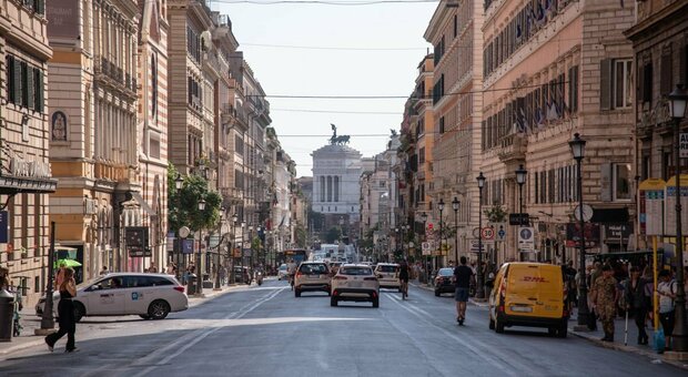 Roma, via Nazionale contro il tram: «Non lasciate i lavori in corso». I timori dal progetto di stop al cantiere per per tutto il Giubileo
