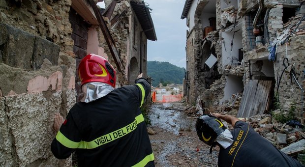 «Un sms per il terremoto», ma i 30 milioni sono ancora bloccati