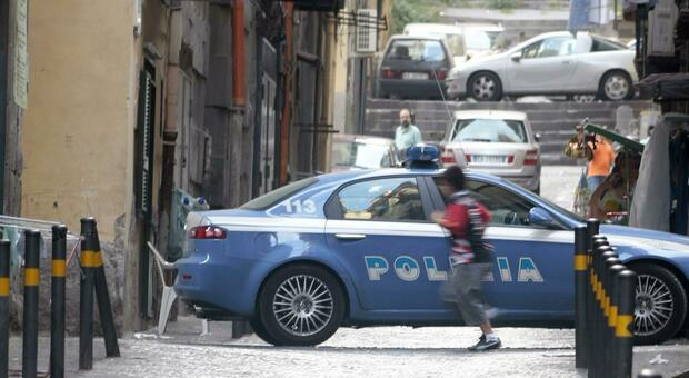 Napoli, tenta di rapinare un turista in un ristorante ai Quartieri Spagnoli: arrestato 39enne