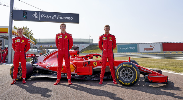 Ferrari, Leclerc-Sainz in pista: primo giorno di scuola per la coppia del riscatto