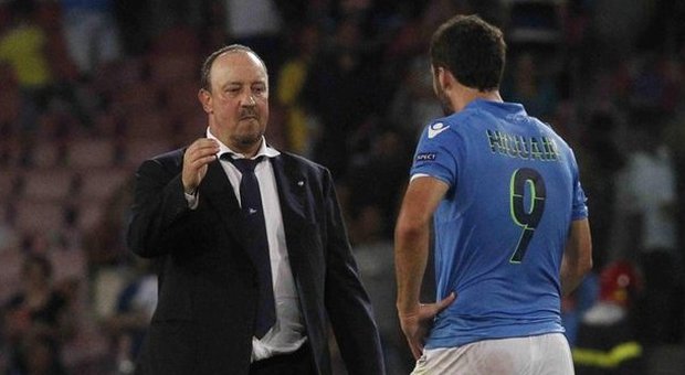 In ritro e in silenzio, la strana vigilia di Benitez del Napoli anti-Fiorentina