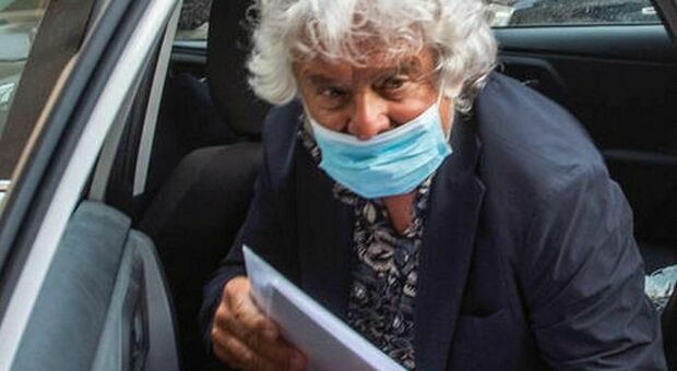 Beppe Grillo richiama Di Battista e frena le allenze regionali, nel M5s è scontro